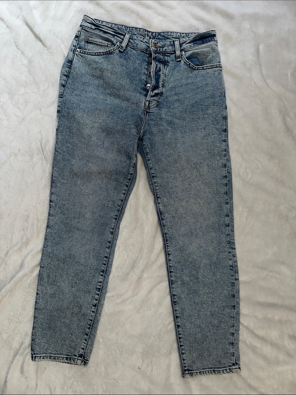 Classic High-Waist Women’s Mom Jeans in Light Blue
